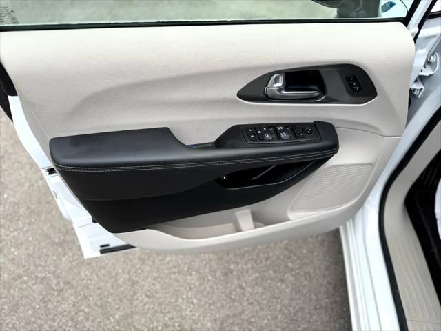 used 2024 Chrysler Pacifica Hybrid car, priced at $29,490