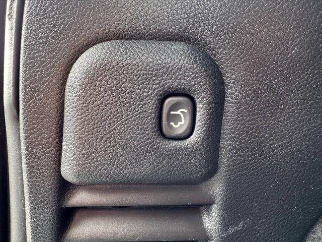used 2020 Jeep Grand Cherokee car, priced at $17,998