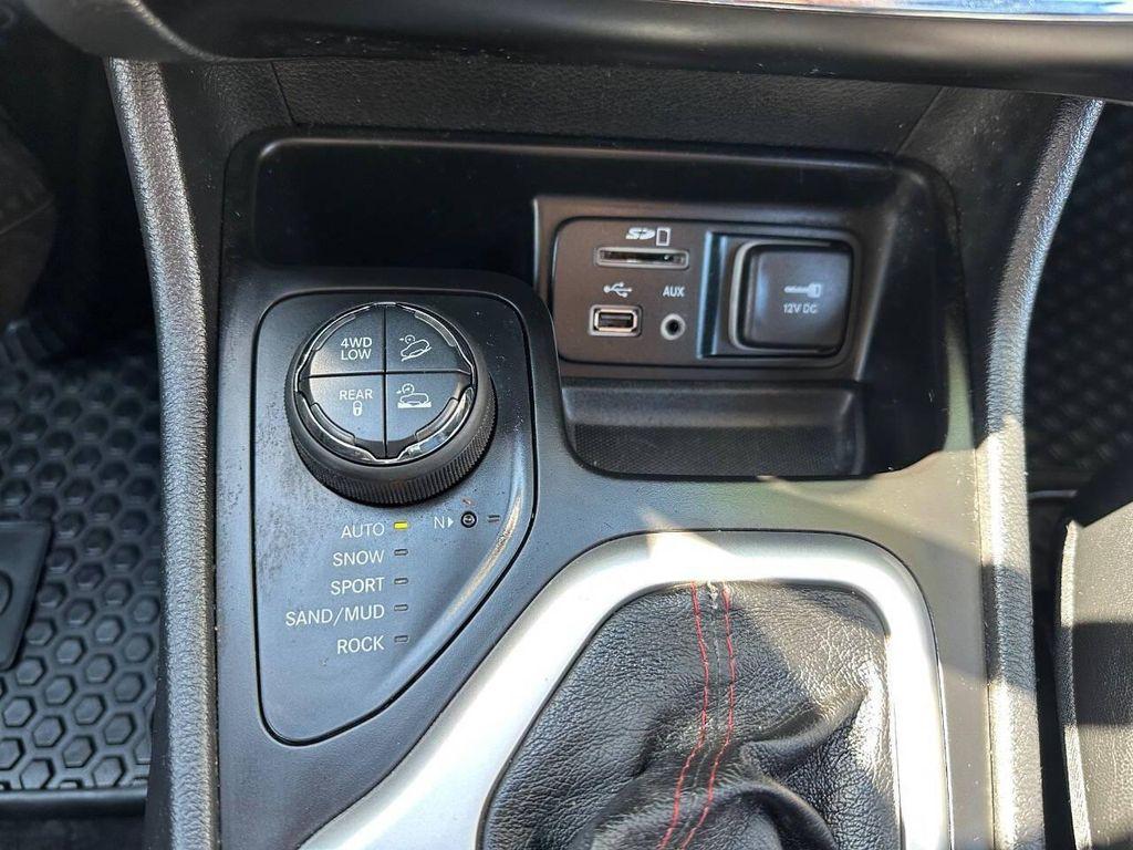 used 2014 Jeep Cherokee car, priced at $9,998