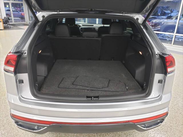used 2020 Volkswagen Atlas Cross Sport car, priced at $22,495
