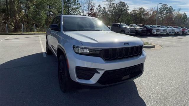 new 2024 Jeep Grand Cherokee car, priced at $45,775