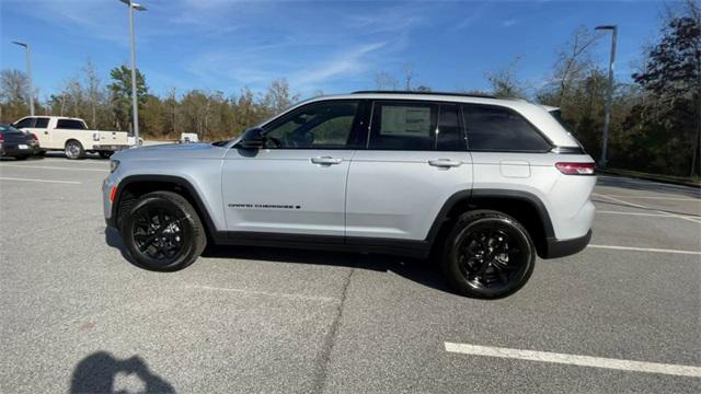 new 2024 Jeep Grand Cherokee car, priced at $45,775