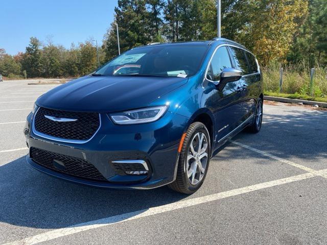 new 2025 Chrysler Pacifica car, priced at $53,653