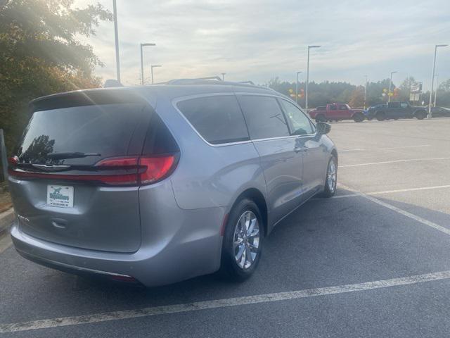 used 2021 Chrysler Pacifica car, priced at $23,211