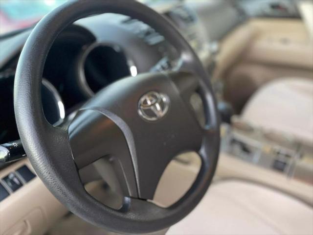 used 2008 Toyota Highlander car, priced at $10,999