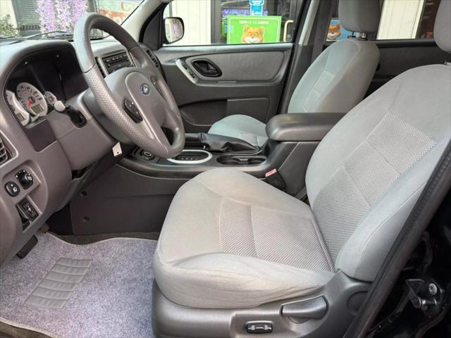 used 2006 Ford Escape Hybrid car, priced at $6,999