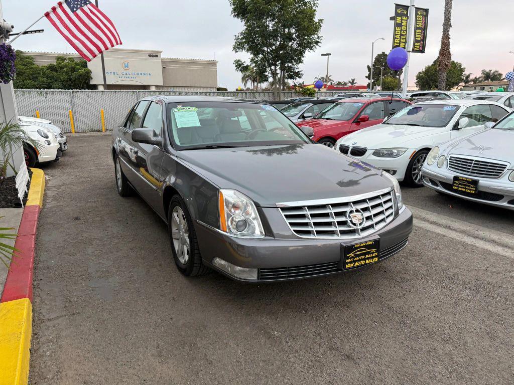 used 2006 Cadillac DTS car, priced at $9,499