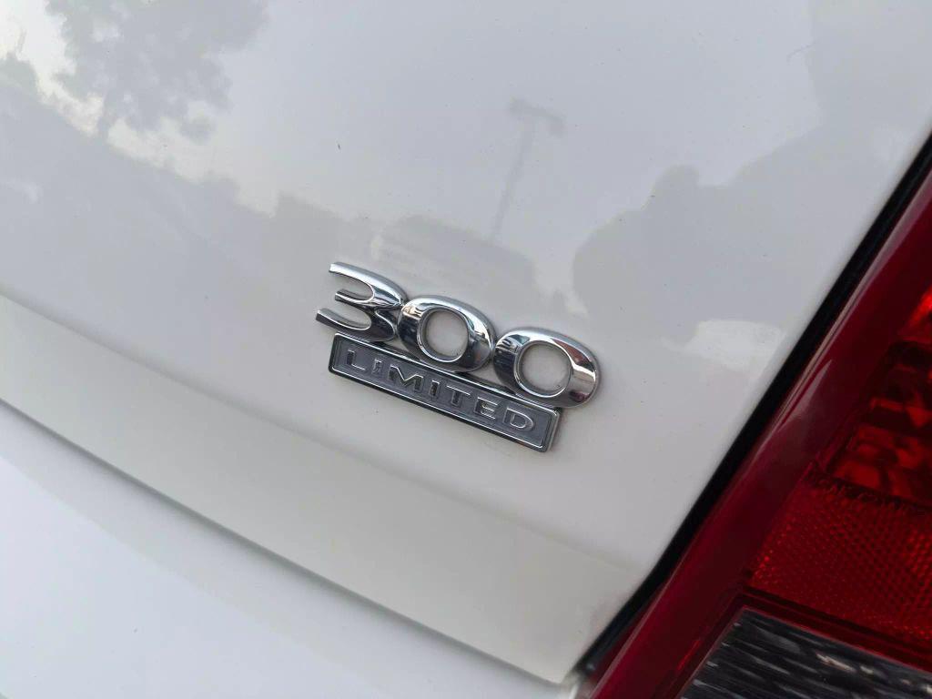 used 2006 Chrysler 300 car, priced at $7,999