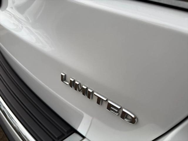 used 2014 Jeep Grand Cherokee car, priced at $12,999