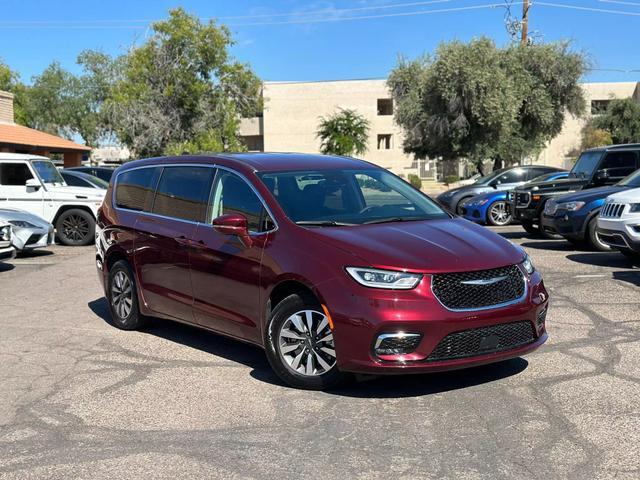 used 2022 Chrysler Pacifica Hybrid car, priced at $29,250