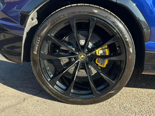 used 2021 Lamborghini Urus car, priced at $215,000
