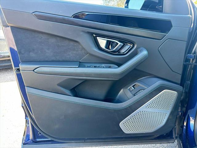 used 2021 Lamborghini Urus car, priced at $215,000