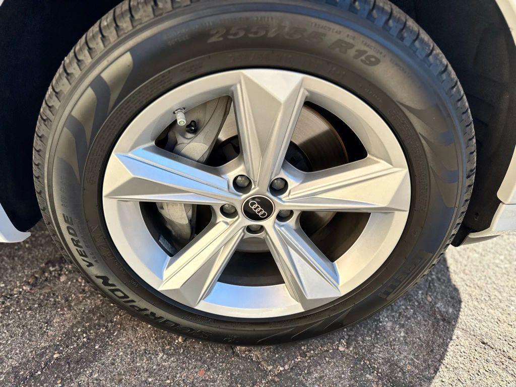 used 2023 Audi Q7 car, priced at $40,500