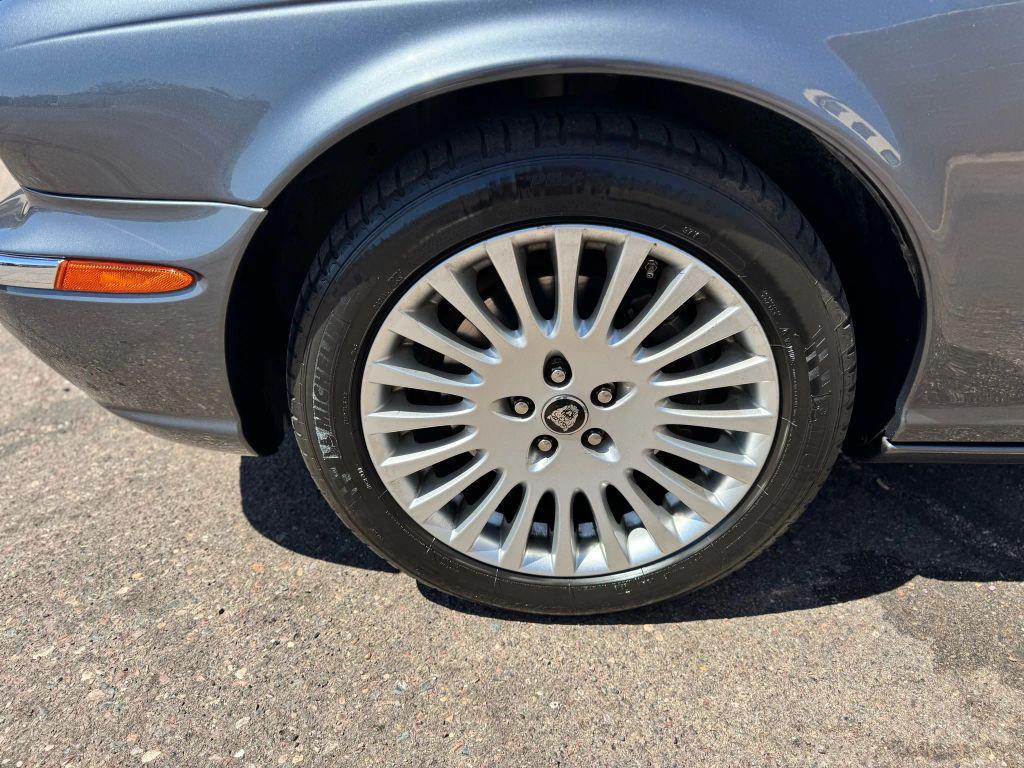 used 2007 Jaguar XJ car, priced at $9,850