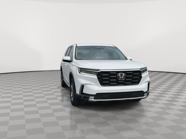 new 2025 Honda Pilot car, priced at $45,350