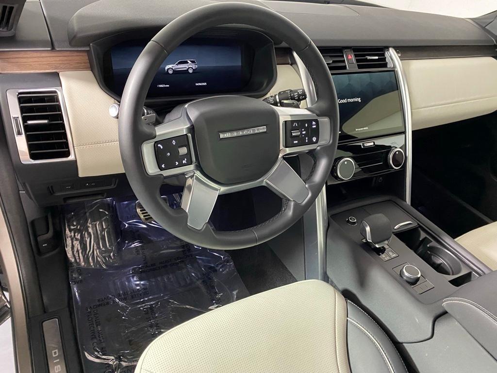 used 2024 Land Rover Discovery car, priced at $62,971