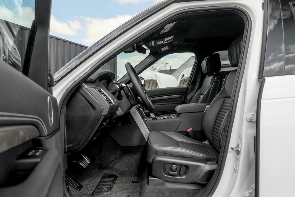 new 2025 Land Rover Discovery car, priced at $84,518