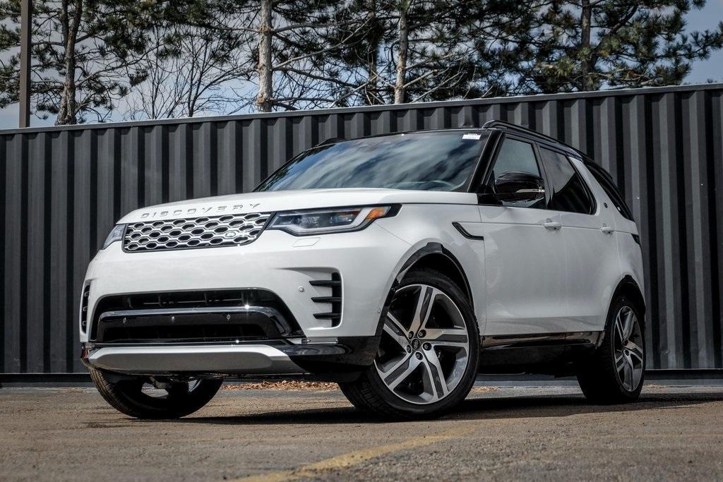 new 2025 Land Rover Discovery car, priced at $84,518