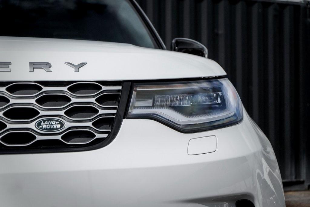 new 2025 Land Rover Discovery car, priced at $84,518