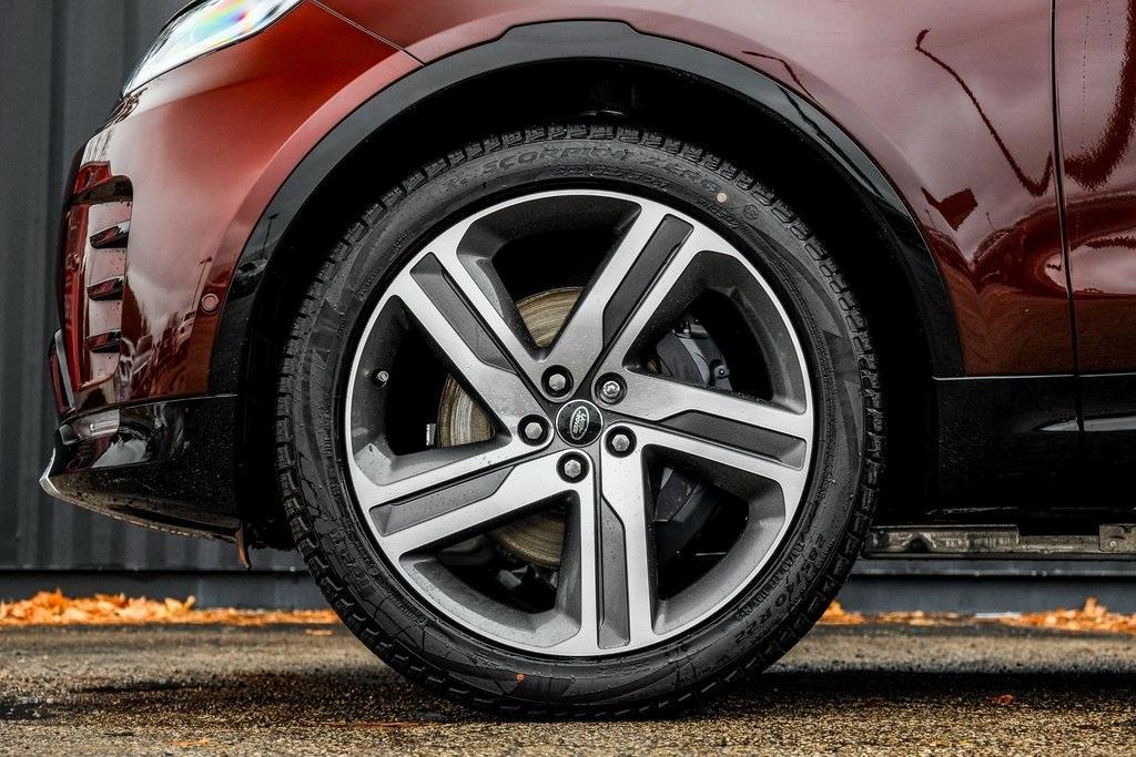 new 2026 Land Rover Discovery car, priced at $82,131