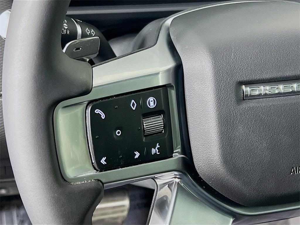 used 2025 Land Rover Discovery car, priced at $61,974