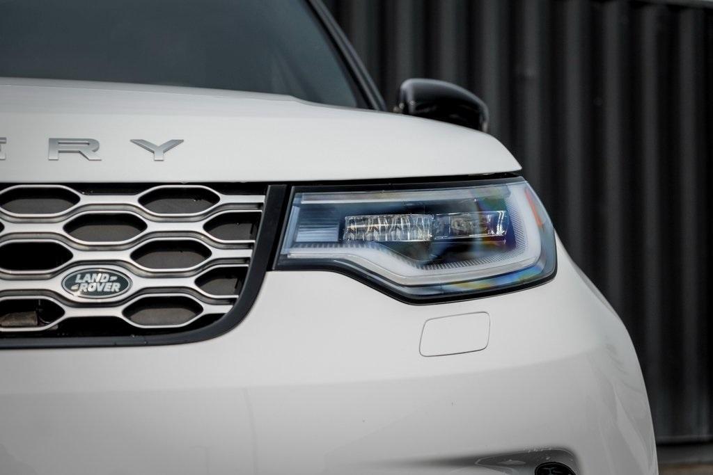 new 2025 Land Rover Discovery car, priced at $67,793