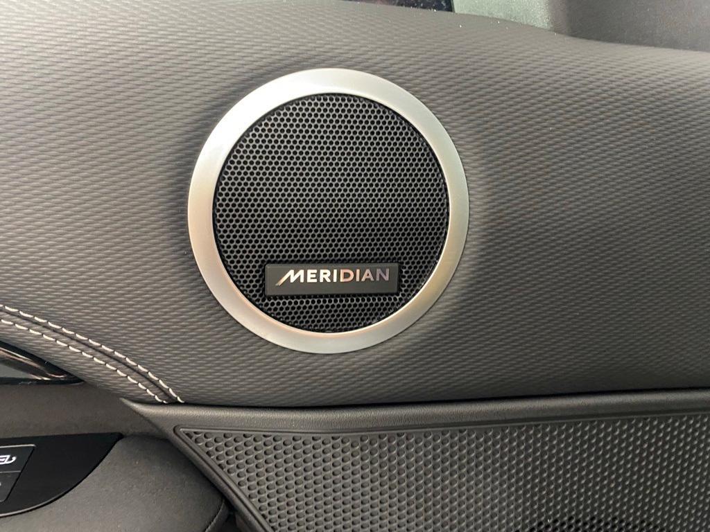 used 2023 Land Rover Discovery car, priced at $48,938