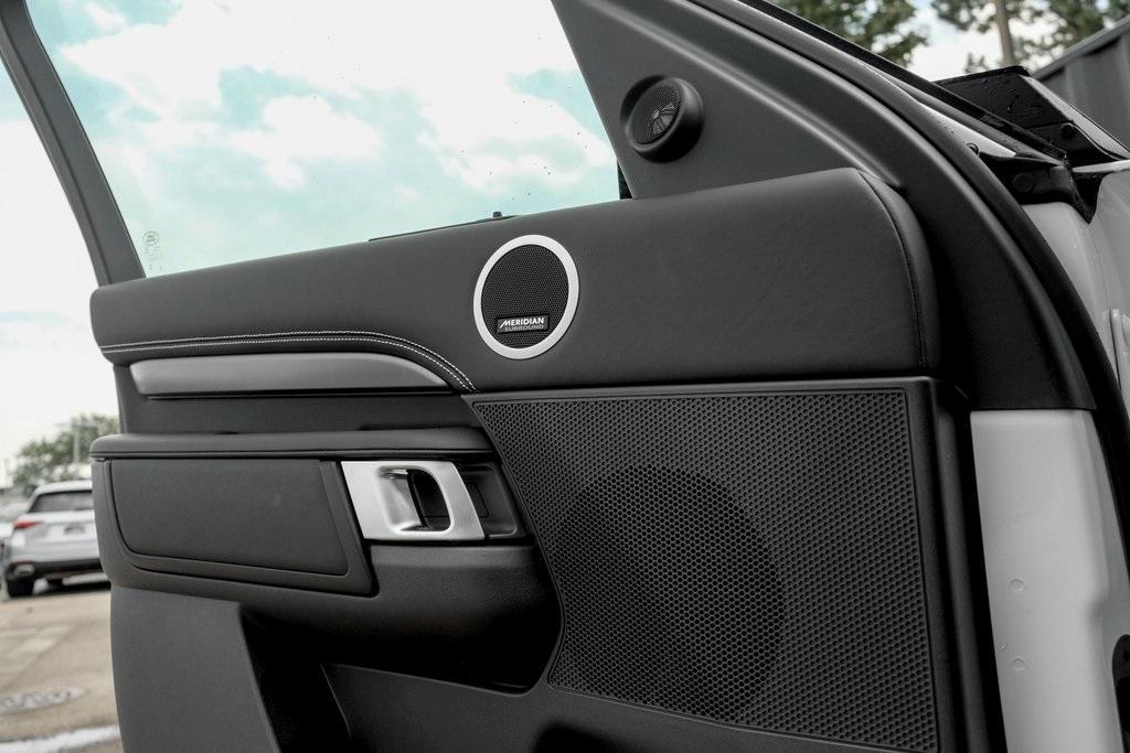new 2025 Land Rover Discovery car, priced at $82,118