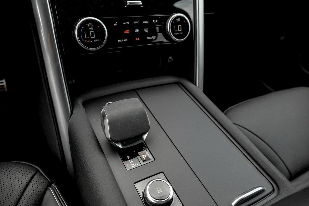 new 2025 Land Rover Discovery car, priced at $82,118