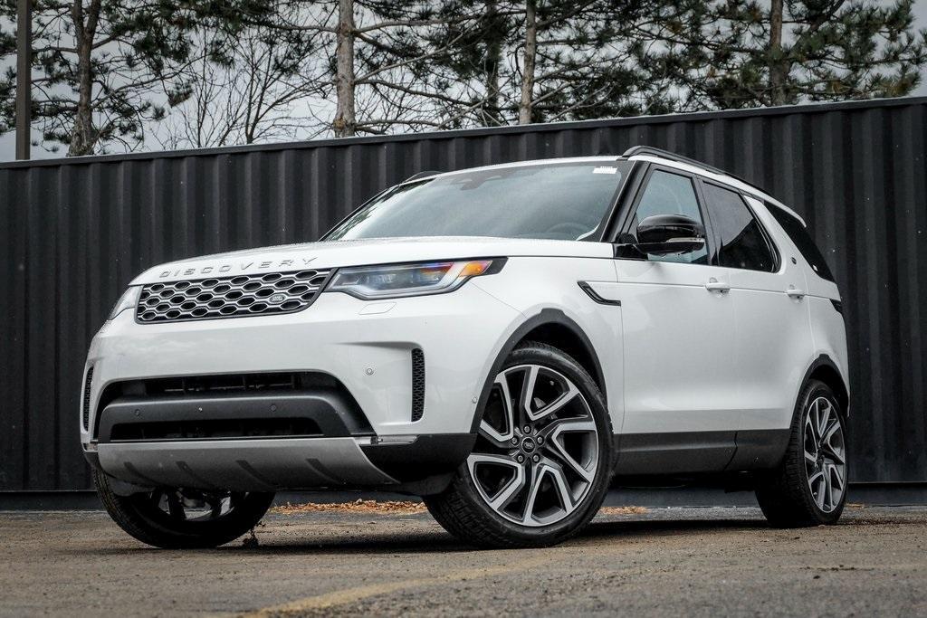 new 2025 Land Rover Discovery car, priced at $67,568