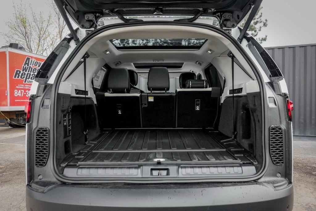 new 2025 Land Rover Discovery car, priced at $67,568