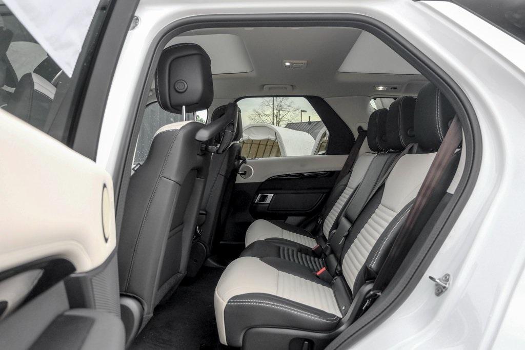 new 2025 Land Rover Discovery car, priced at $67,568