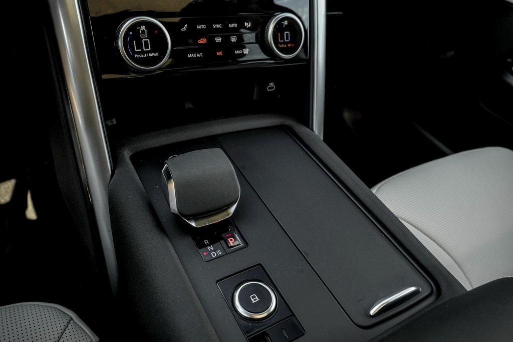 new 2025 Land Rover Discovery car, priced at $85,468