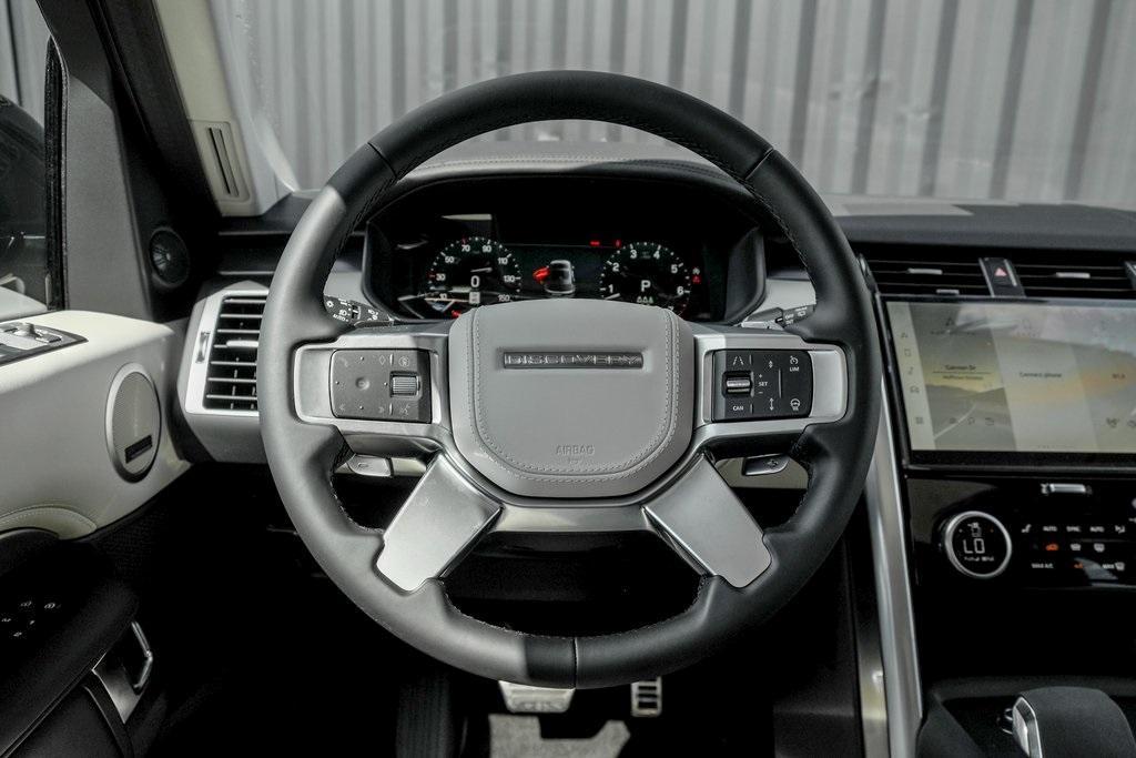 new 2025 Land Rover Discovery car, priced at $85,468