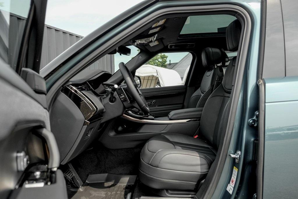 new 2025 Land Rover Range Rover Sport car, priced at $95,865
