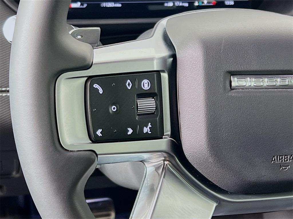 used 2025 Land Rover Discovery car, priced at $61,451