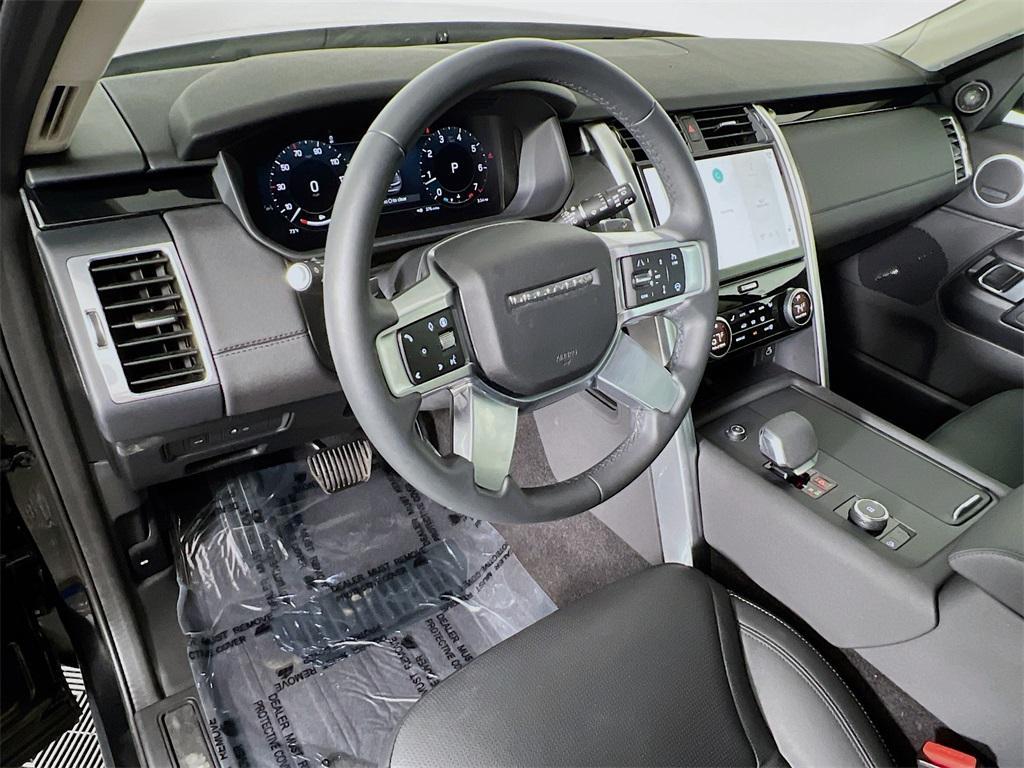 used 2024 Land Rover Discovery car, priced at $49,132