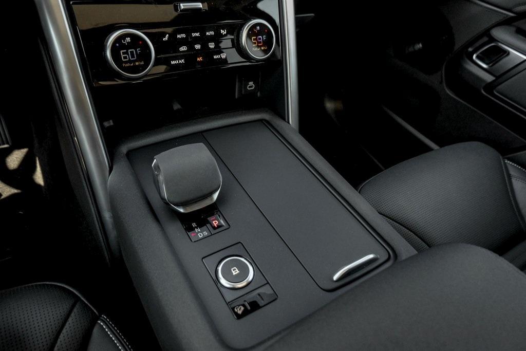 used 2024 Land Rover Discovery car, priced at $53,272