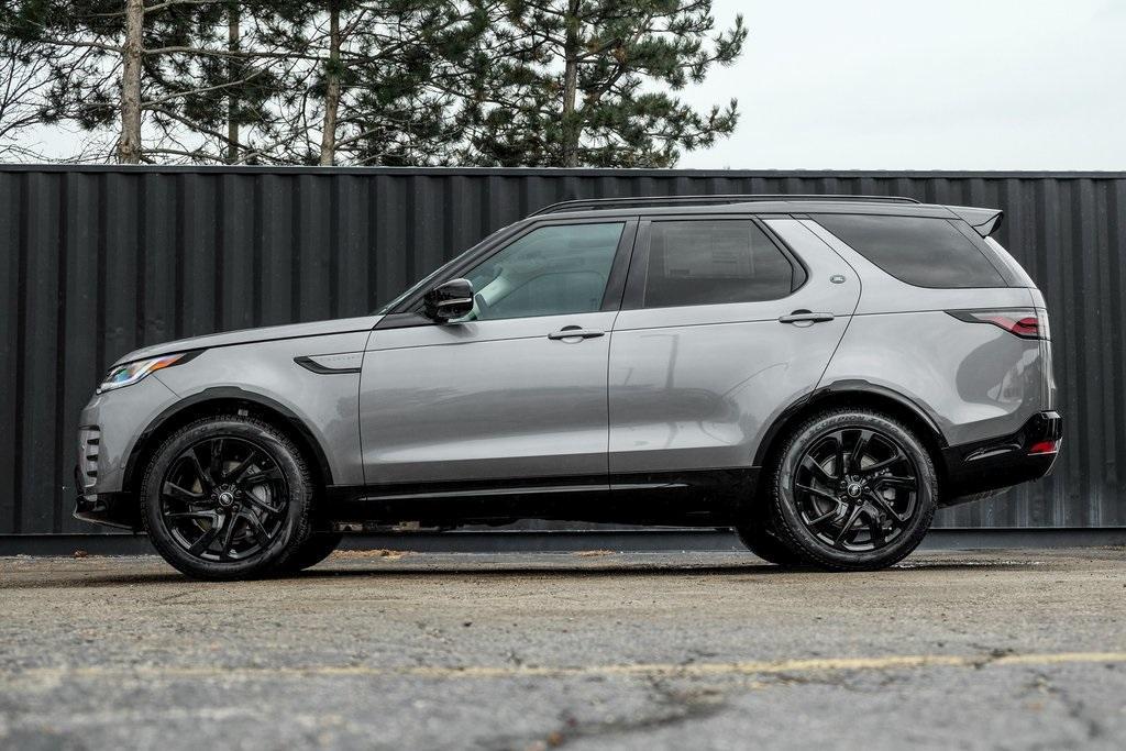 new 2025 Land Rover Discovery car, priced at $73,043