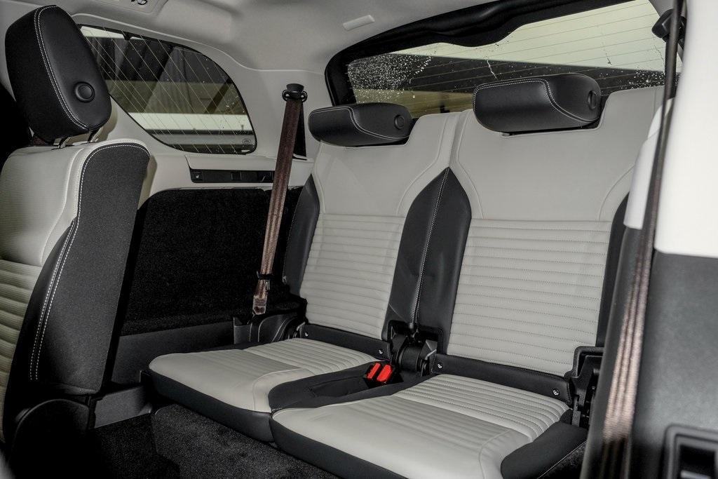 new 2025 Land Rover Discovery car, priced at $73,043