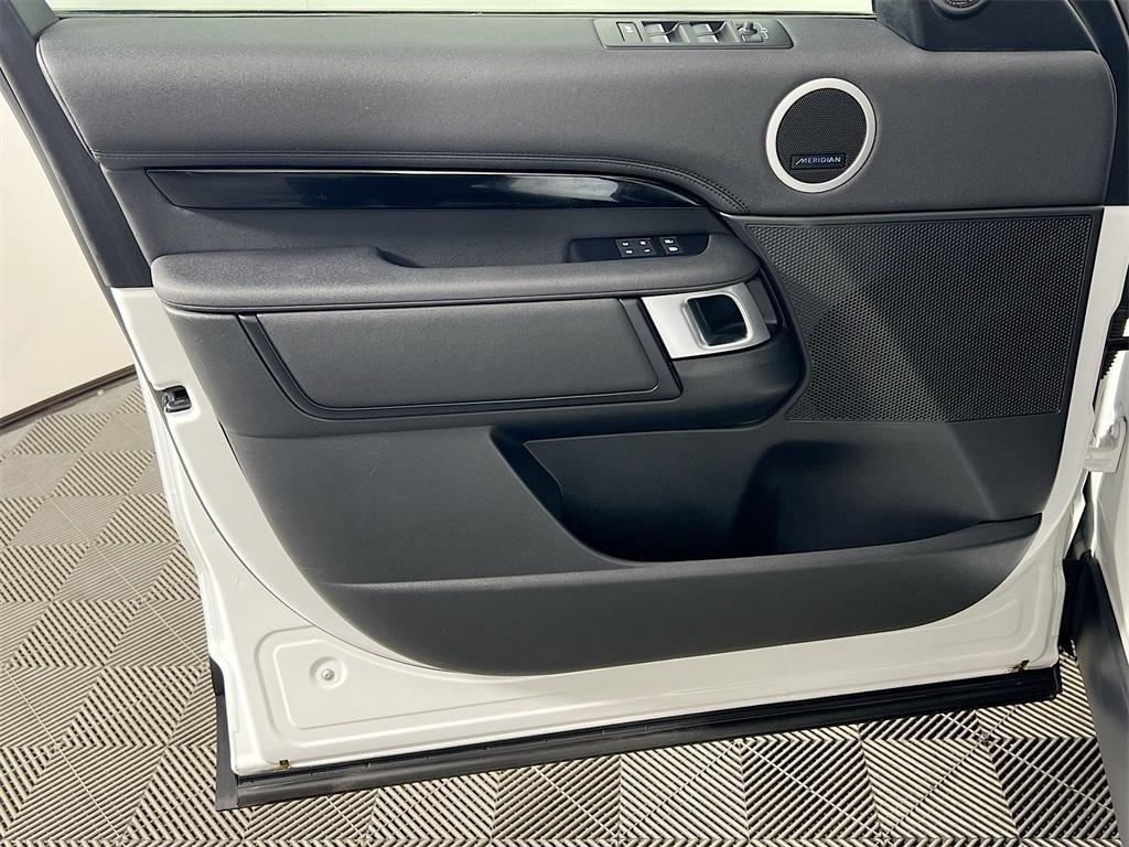 used 2024 Land Rover Discovery car, priced at $48,959