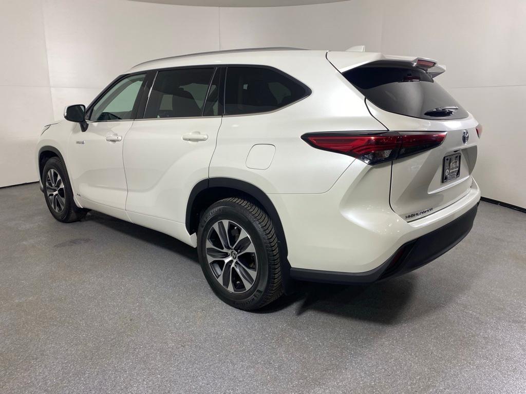 used 2021 Toyota Highlander Hybrid car, priced at $36,297