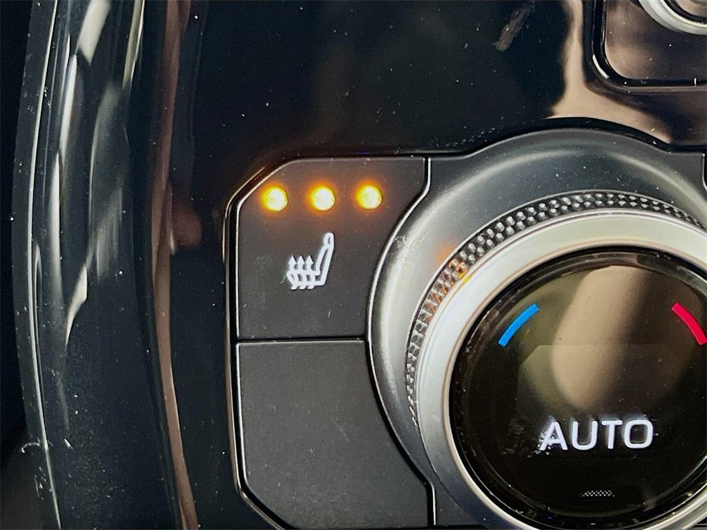 used 2021 Toyota Highlander Hybrid car, priced at $36,297