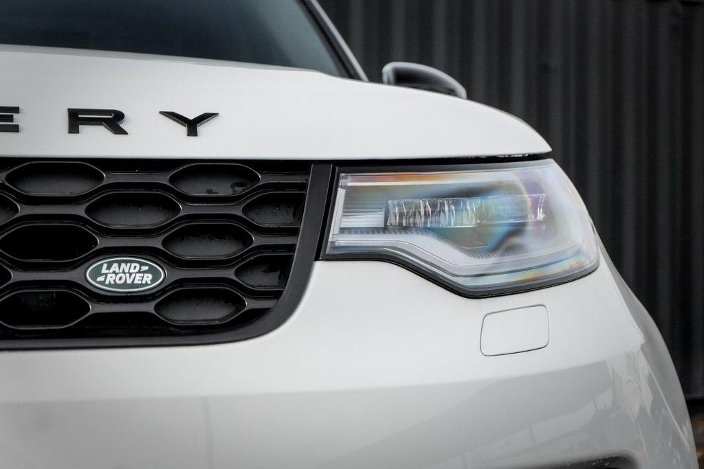 new 2025 Land Rover Discovery car, priced at $74,418