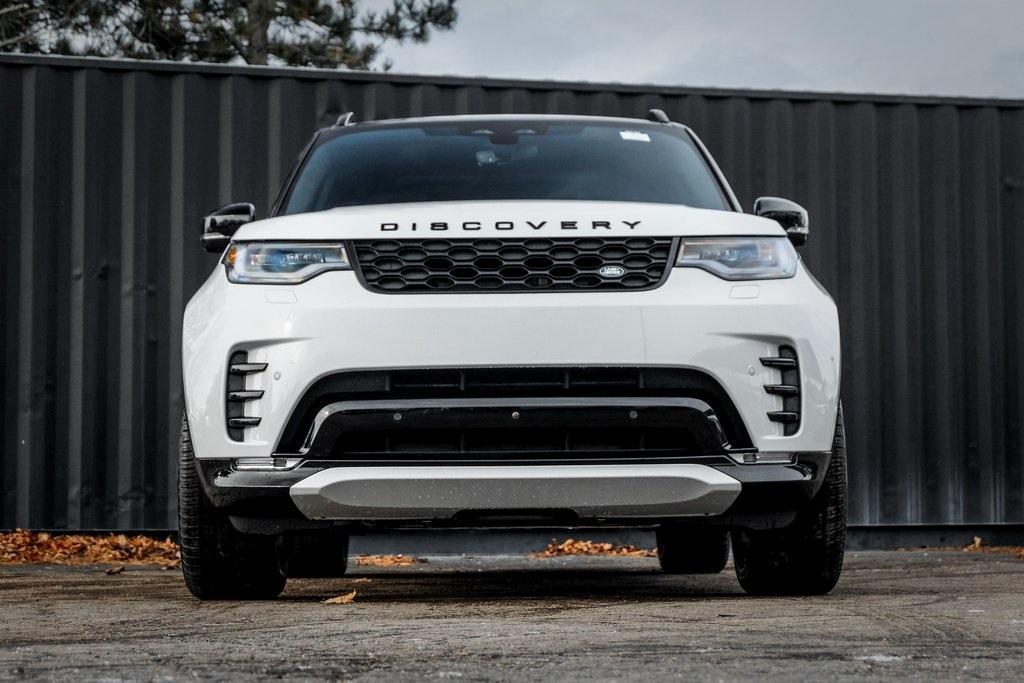 new 2025 Land Rover Discovery car, priced at $74,418