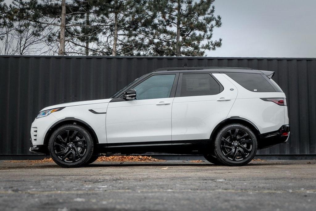 new 2025 Land Rover Discovery car, priced at $74,418