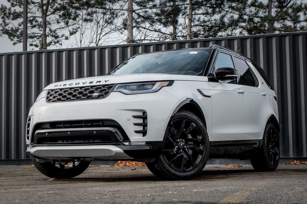 new 2025 Land Rover Discovery car, priced at $74,418