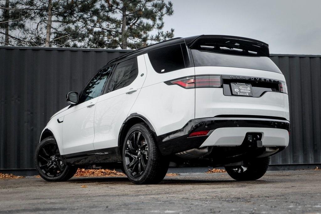 new 2025 Land Rover Discovery car, priced at $74,418