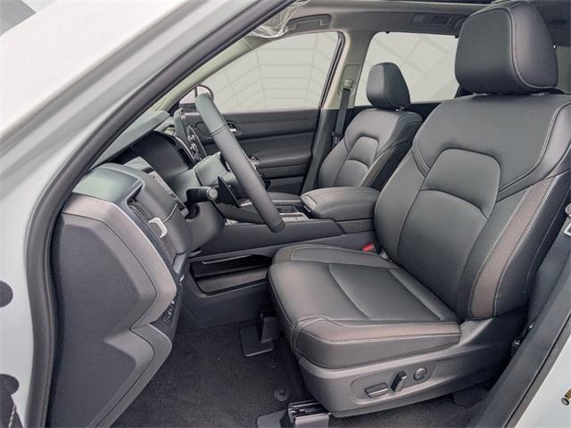 new 2025 Nissan Pathfinder car, priced at $33,990