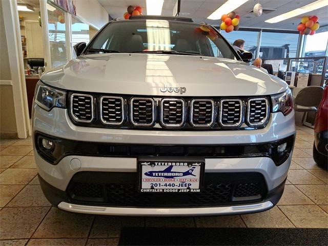 new 2024 Jeep Compass car, priced at $39,210